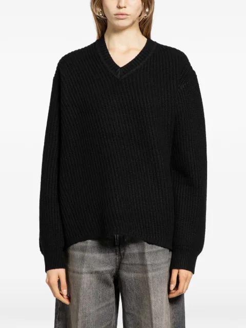 angled-rib V-neck by 6397