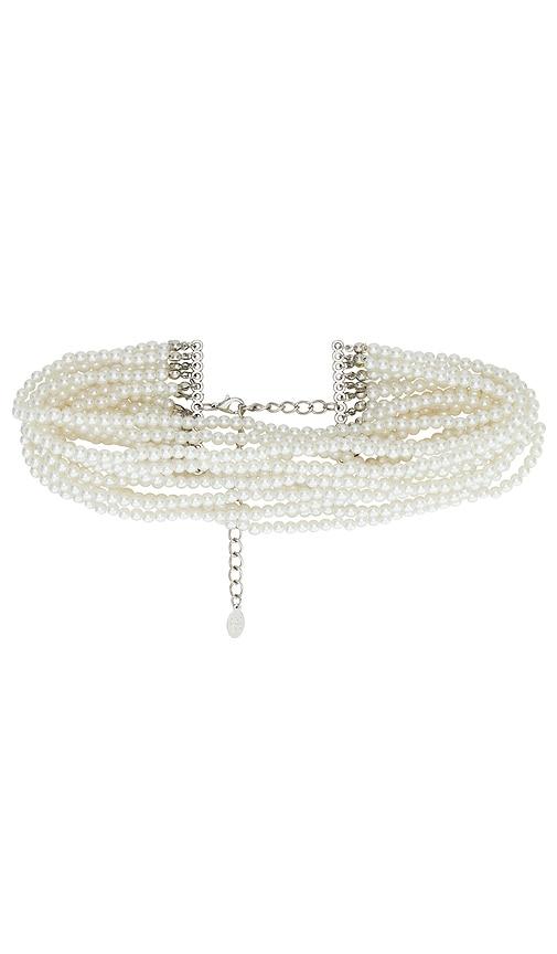 8 Other Reasons Pearl Choker in White by 8 OTHER REASONS