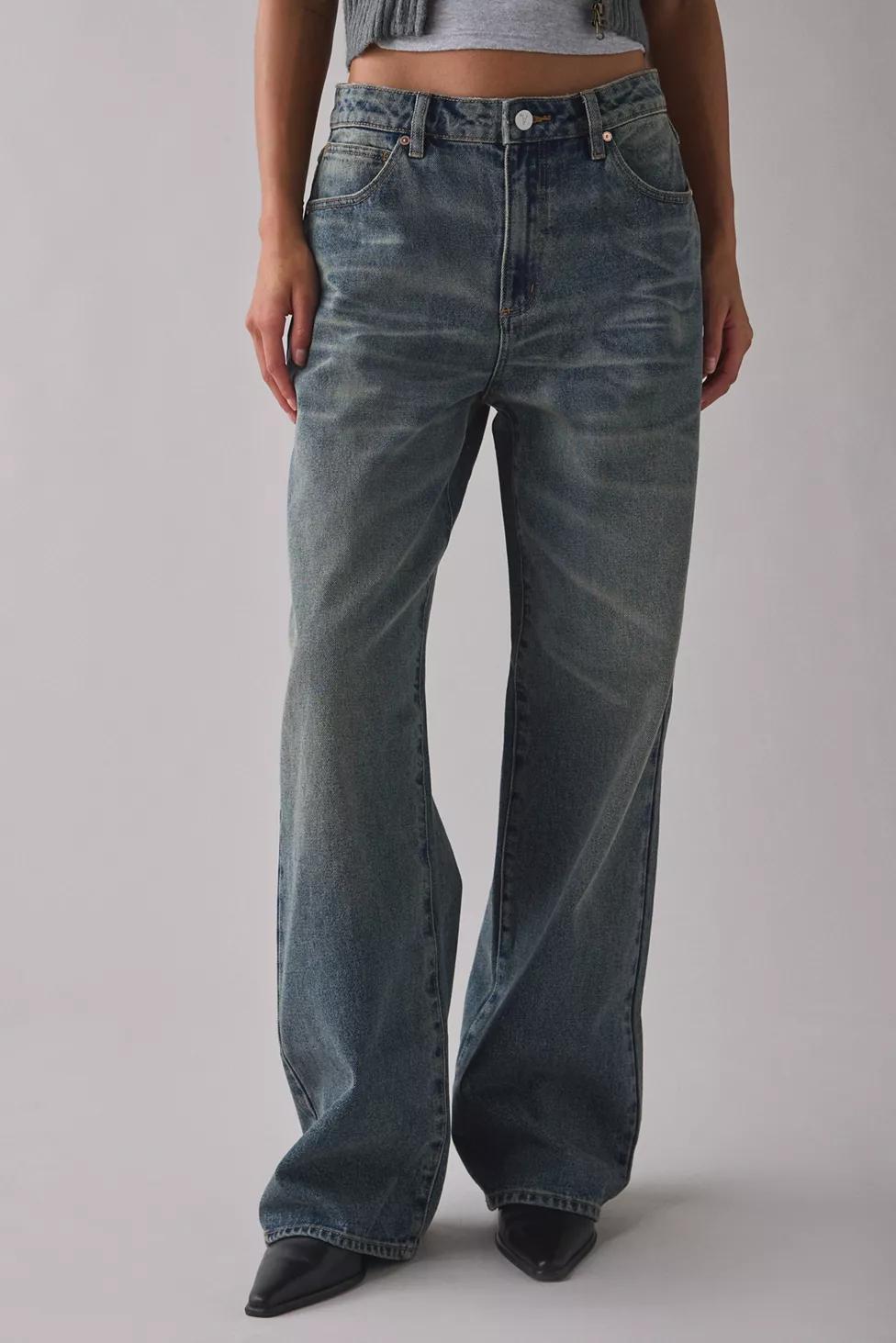 Abrand 95 Mid-Rise Baggy Jeans by ABRAND JEANS