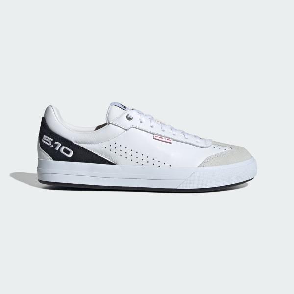 SLEUTH DLX 2 Shoes by ADIDAS