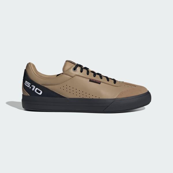 SLEUTH DLX 2 Shoes by ADIDAS