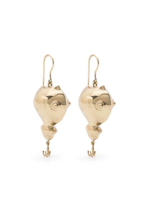 drop-design earrings by ALEMAIS
