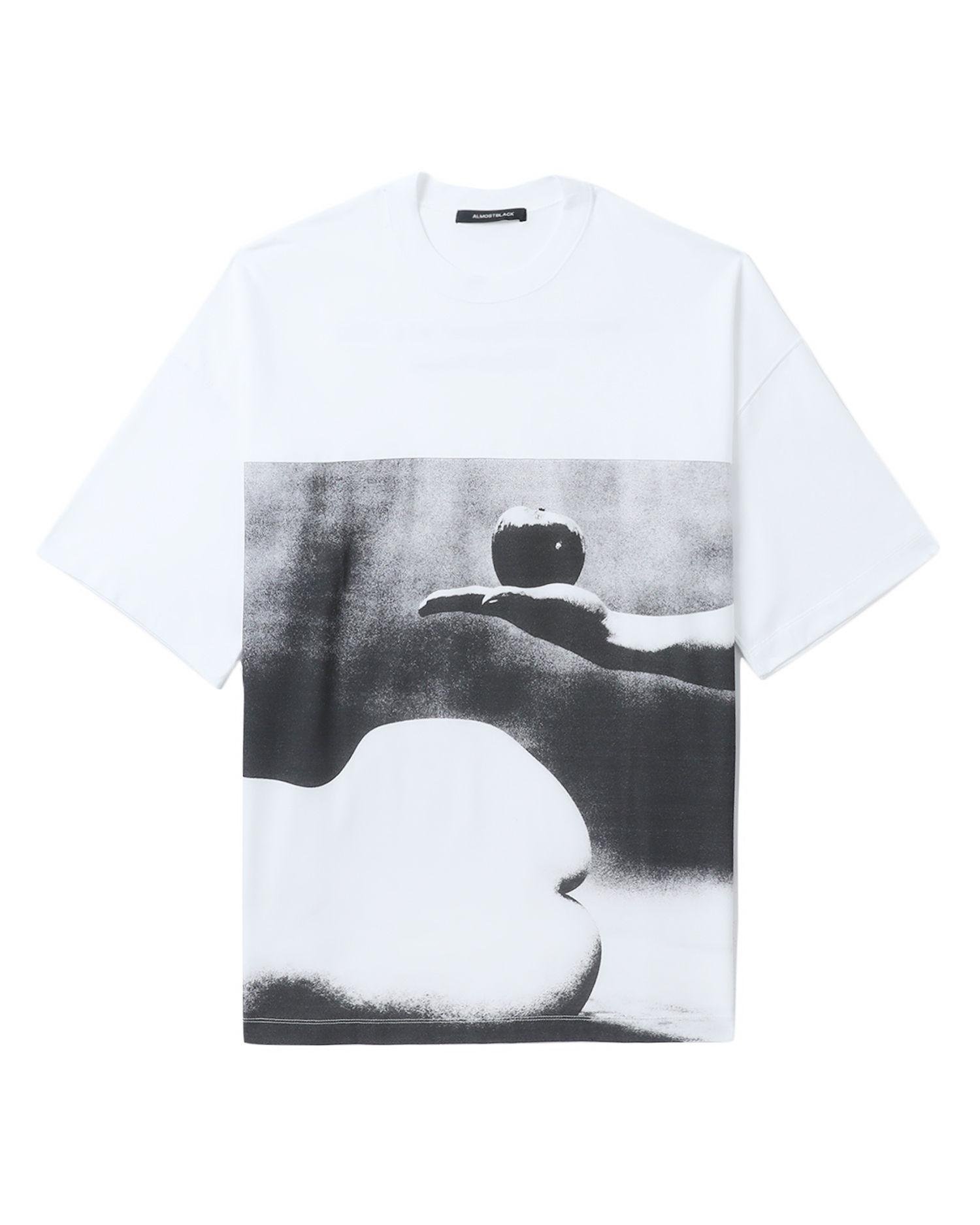 Graphic tee by ALMOSTBLACK