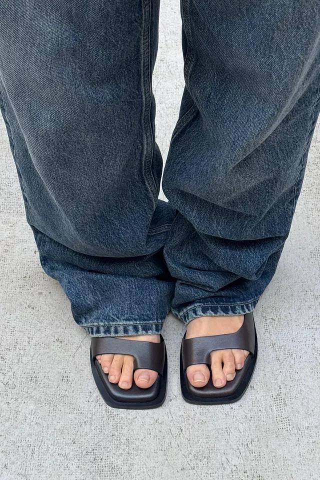 ALOHAS Tebas Leather Sandals by ALOHAS