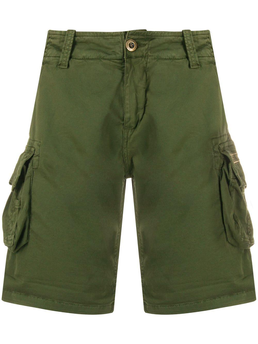 knee-length cargo shorts by ALPHA INDUSTRIES
