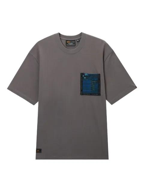 pocket-detail cotton T-shirt by ALPHA INDUSTRIES