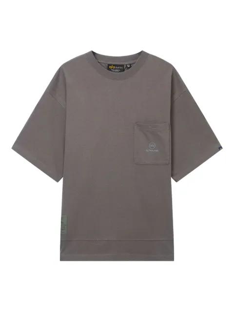 pocket short-sleeve T-shirt by ALPHA INDUSTRIES