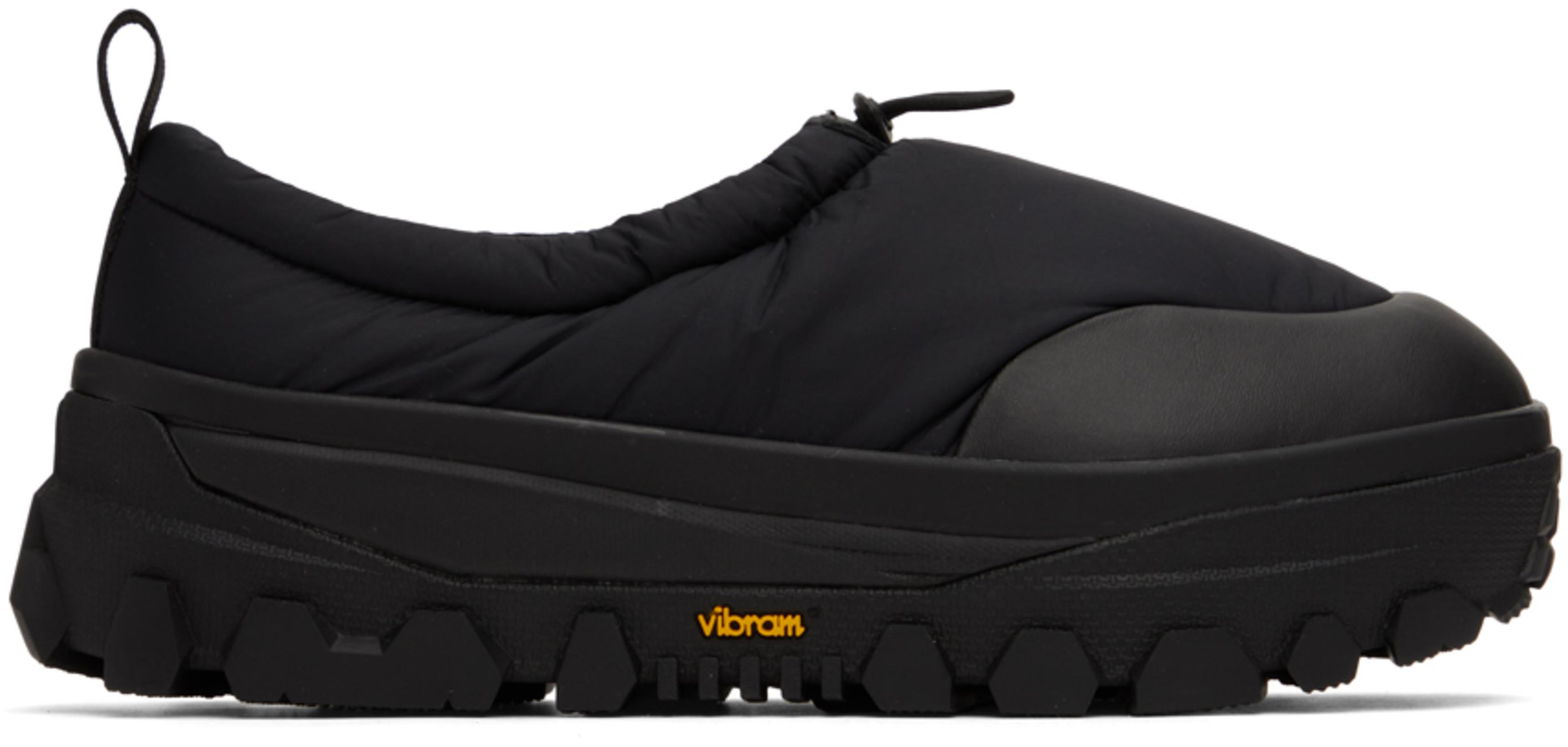 Black Vibram Padded Slippers by AMOMENTO