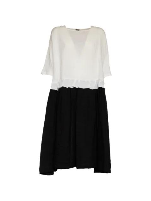 short-sleeve ruffled dress by APUNTOB