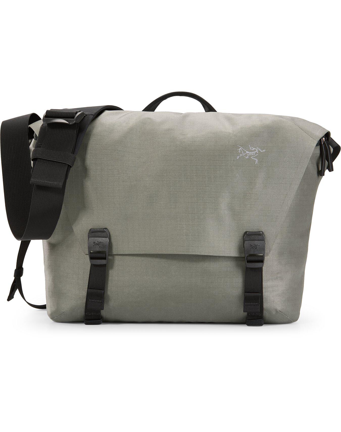 Granville 10 Courier Bag by ARC'TERYX | jellibeans