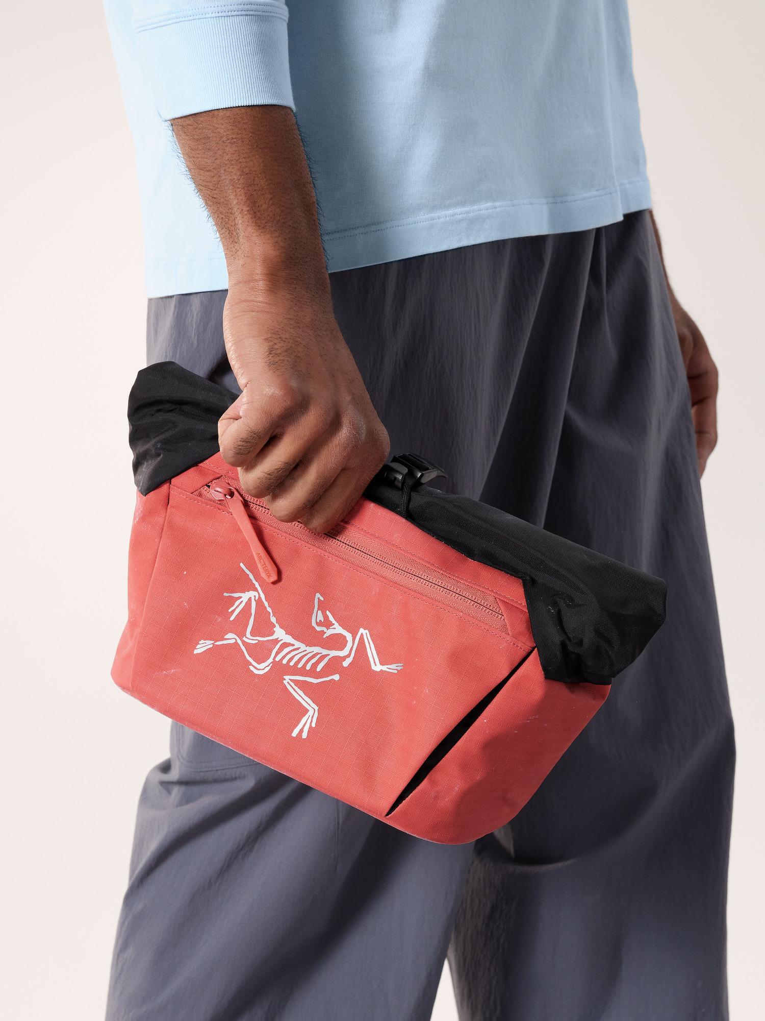 Ion Chalk Bucket by ARC'TERYX