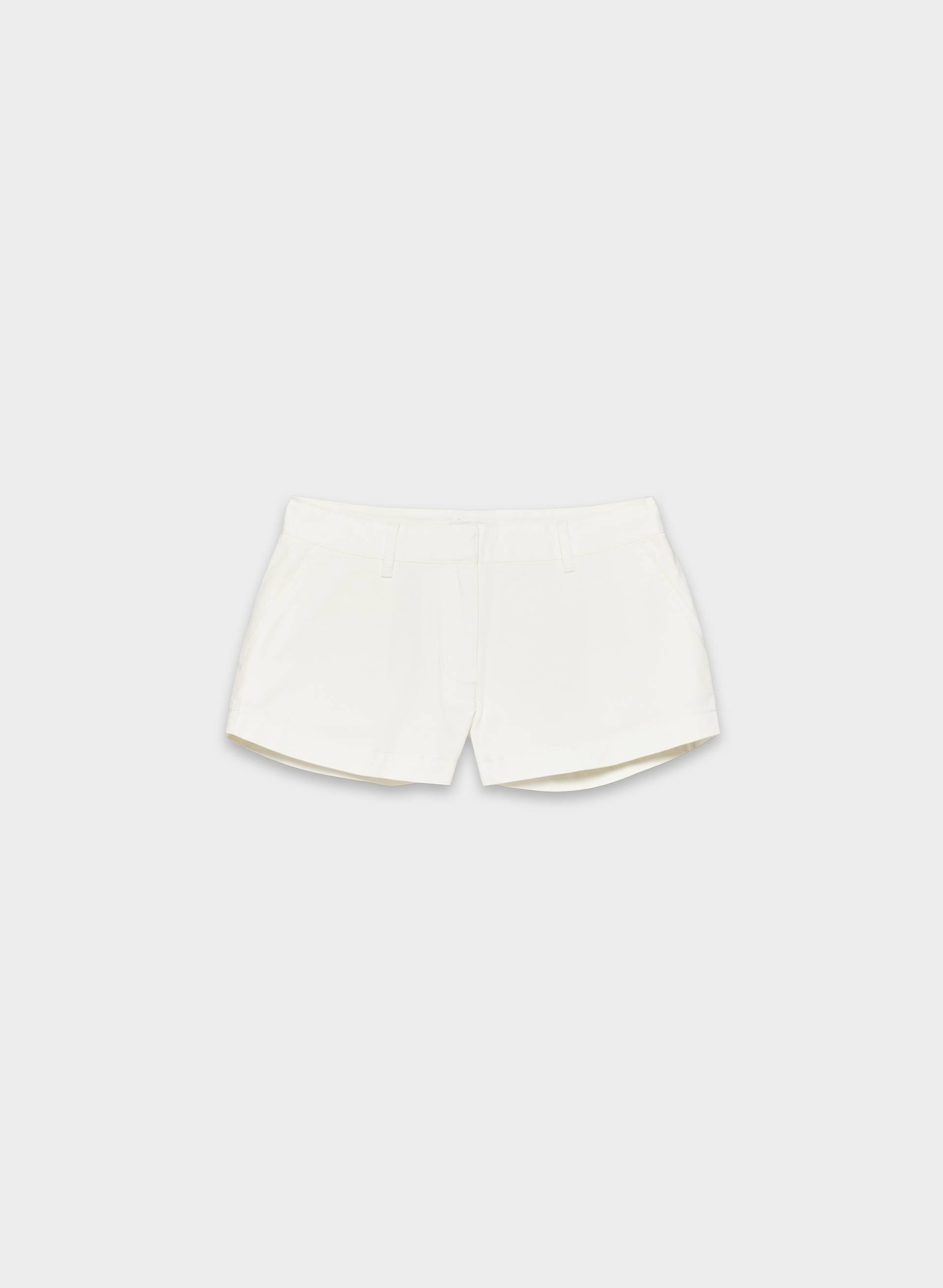 HIRAM CHINO SHORT by ARITZIA