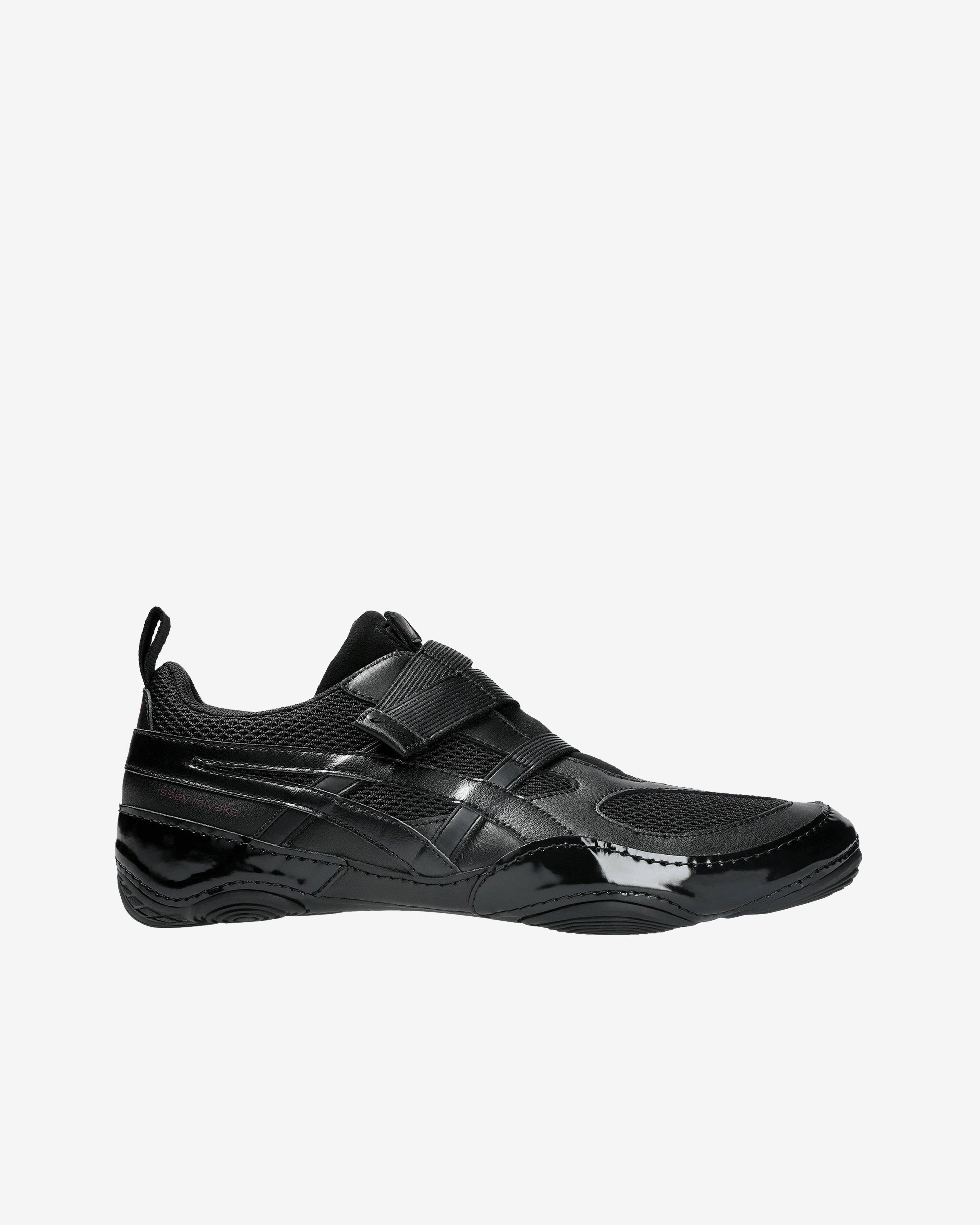 Asics - Issey Miyake Men's Hyper Taping Sneakers - (Black) by ASICS