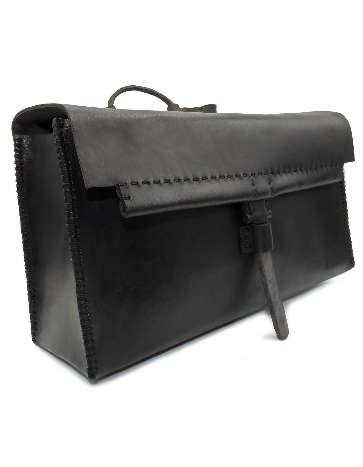 one piece culatta leather shoulder bag by ATELIER SKN
