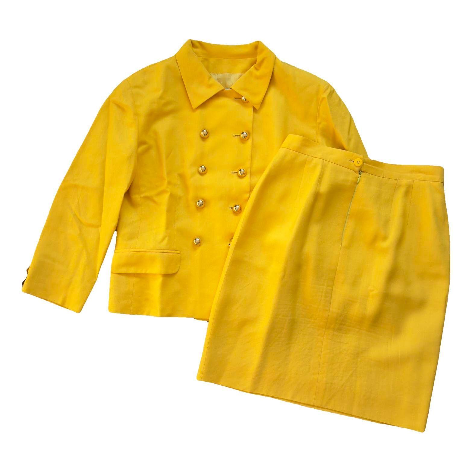 Hourglass linen suit jacket by BALENCIAGA Hourglass linen suit jacket by BALENCIAGA