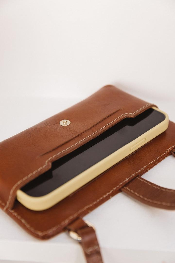 Phone holder Grand Festival camel by BALZAC PARIS