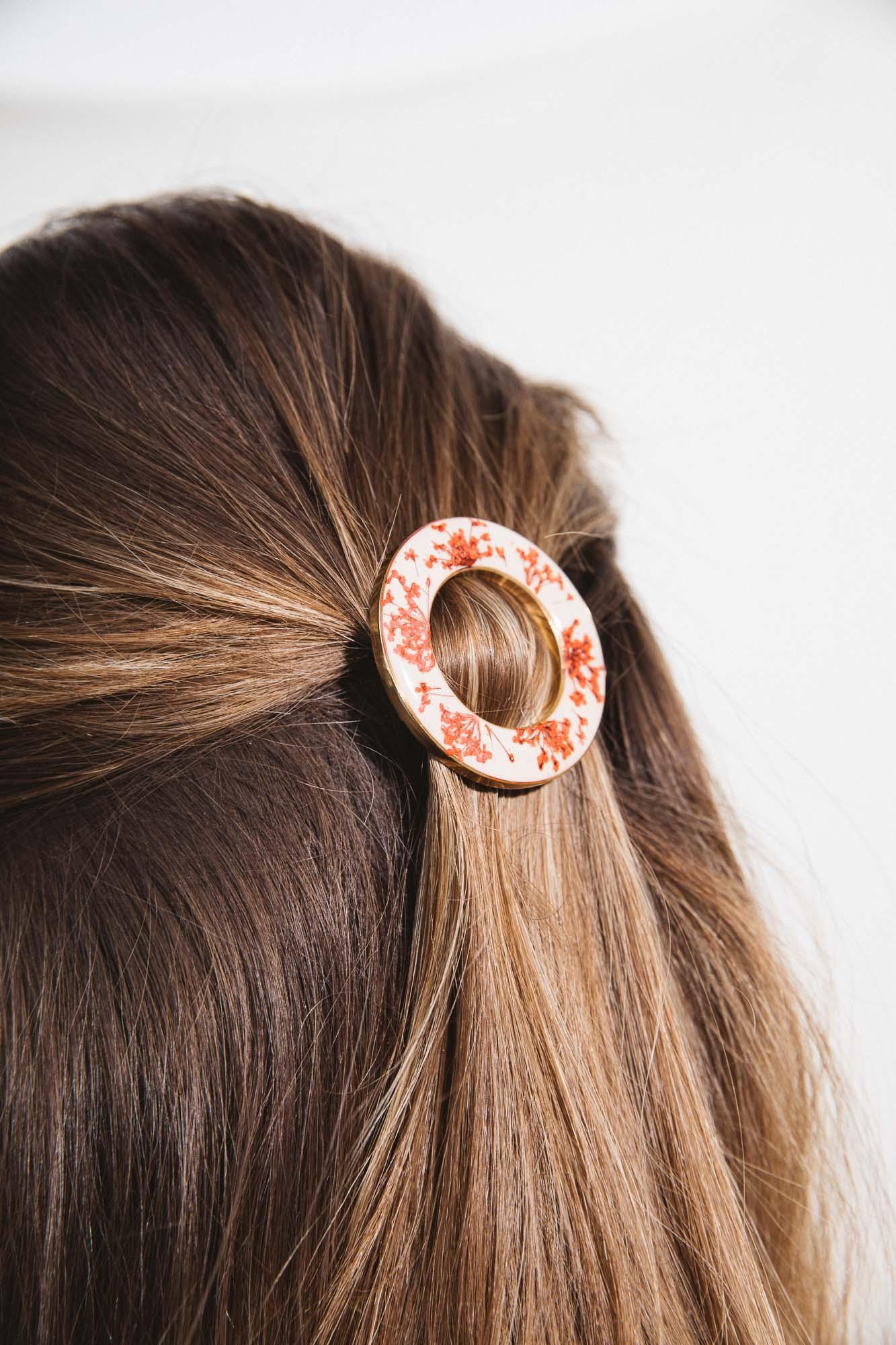 Pink Tael hair clip by BALZAC PARIS