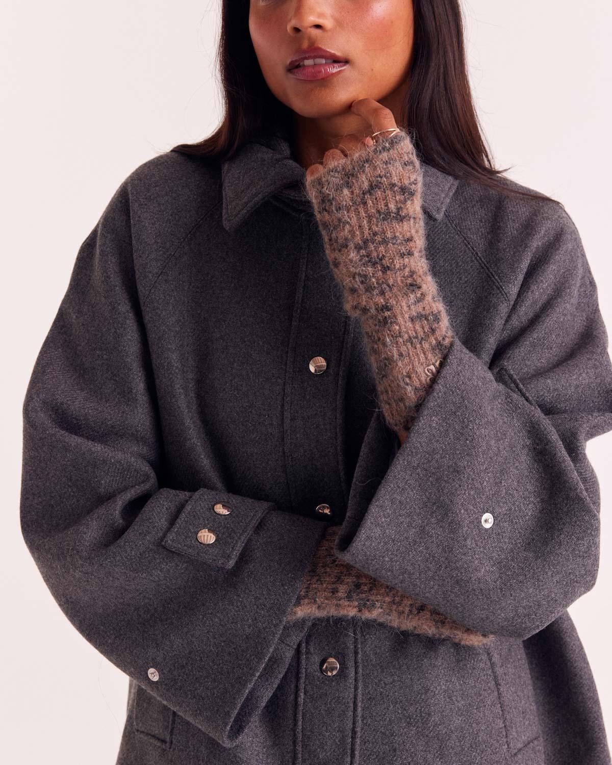 Spotted Cheetah Dimitri Mittens by BALZAC PARIS