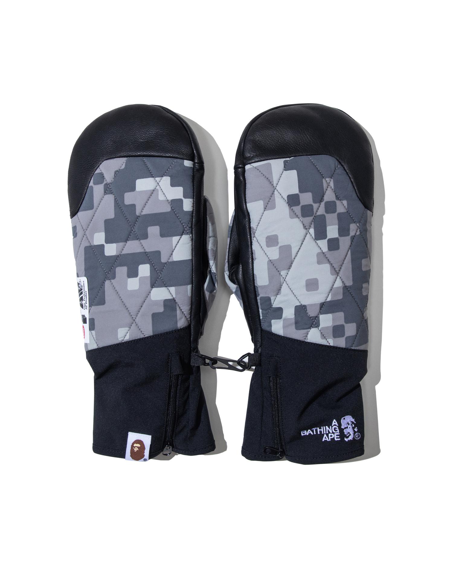 BAPE By Kazuki Kuraishi Pixelate Camo Polrfleece Gloves by BAPE