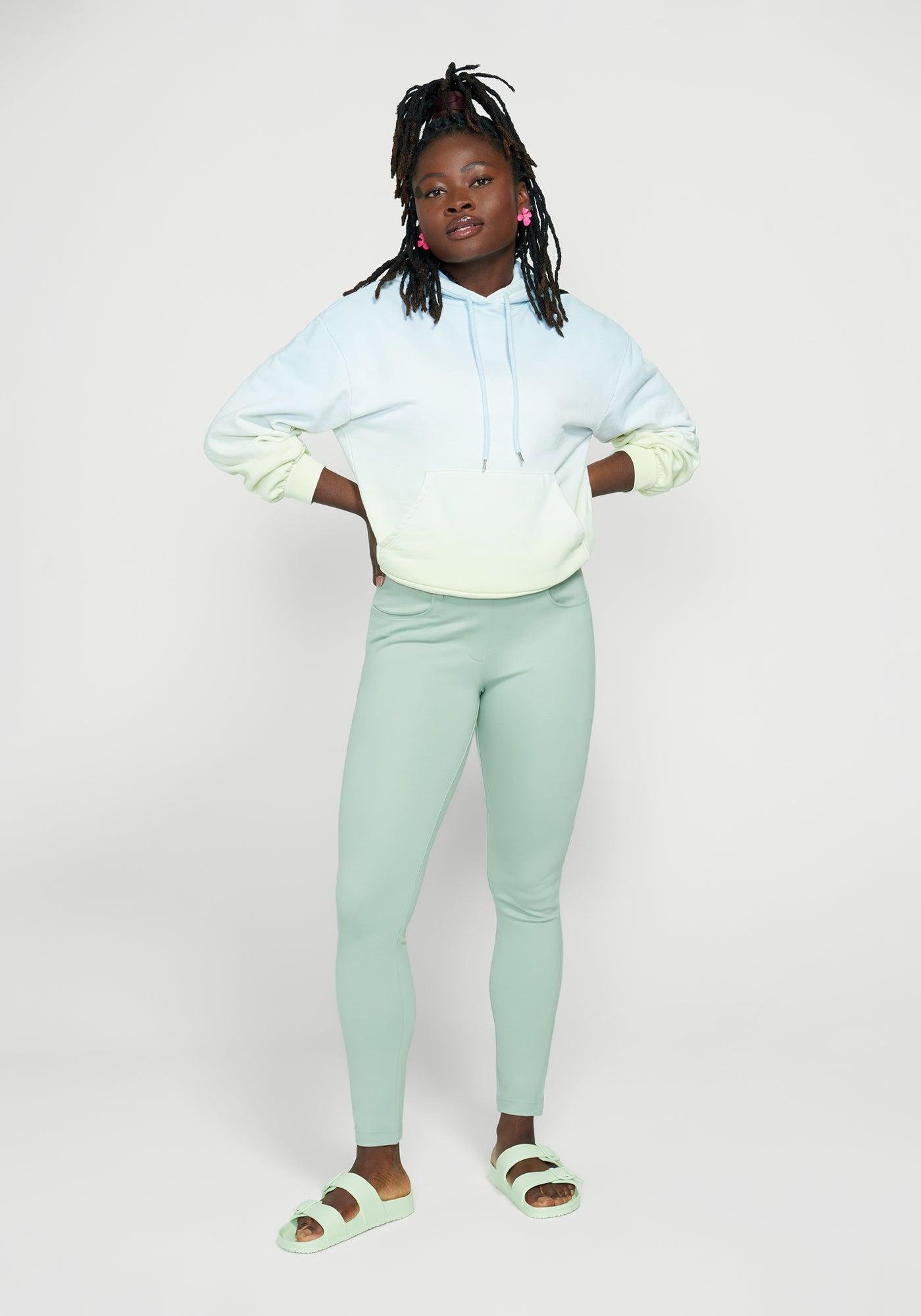 Dress Pant Yoga Pants | 7-Pocket Dress Pant Yoga Pant | Skinny | Skinny-Leg by BETABRAND