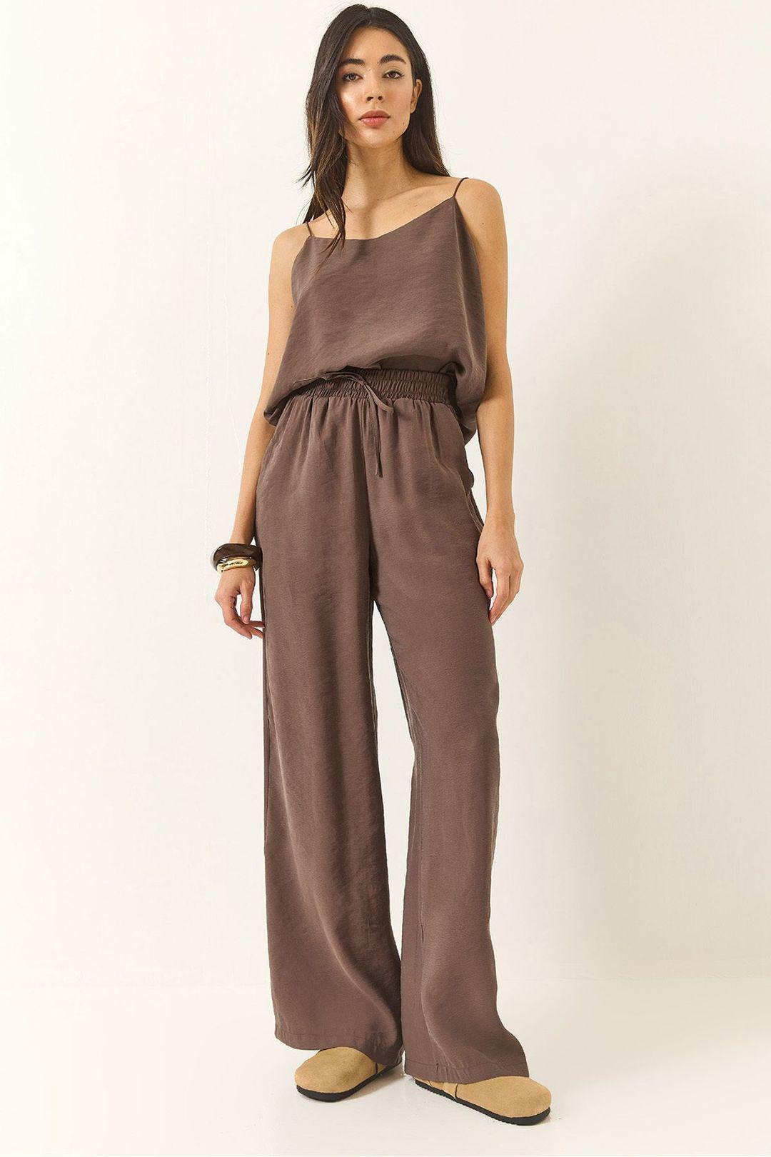 Sleeveless Camisole and Wide-Leg Trousers Coord Set by BIANCO LUCCI