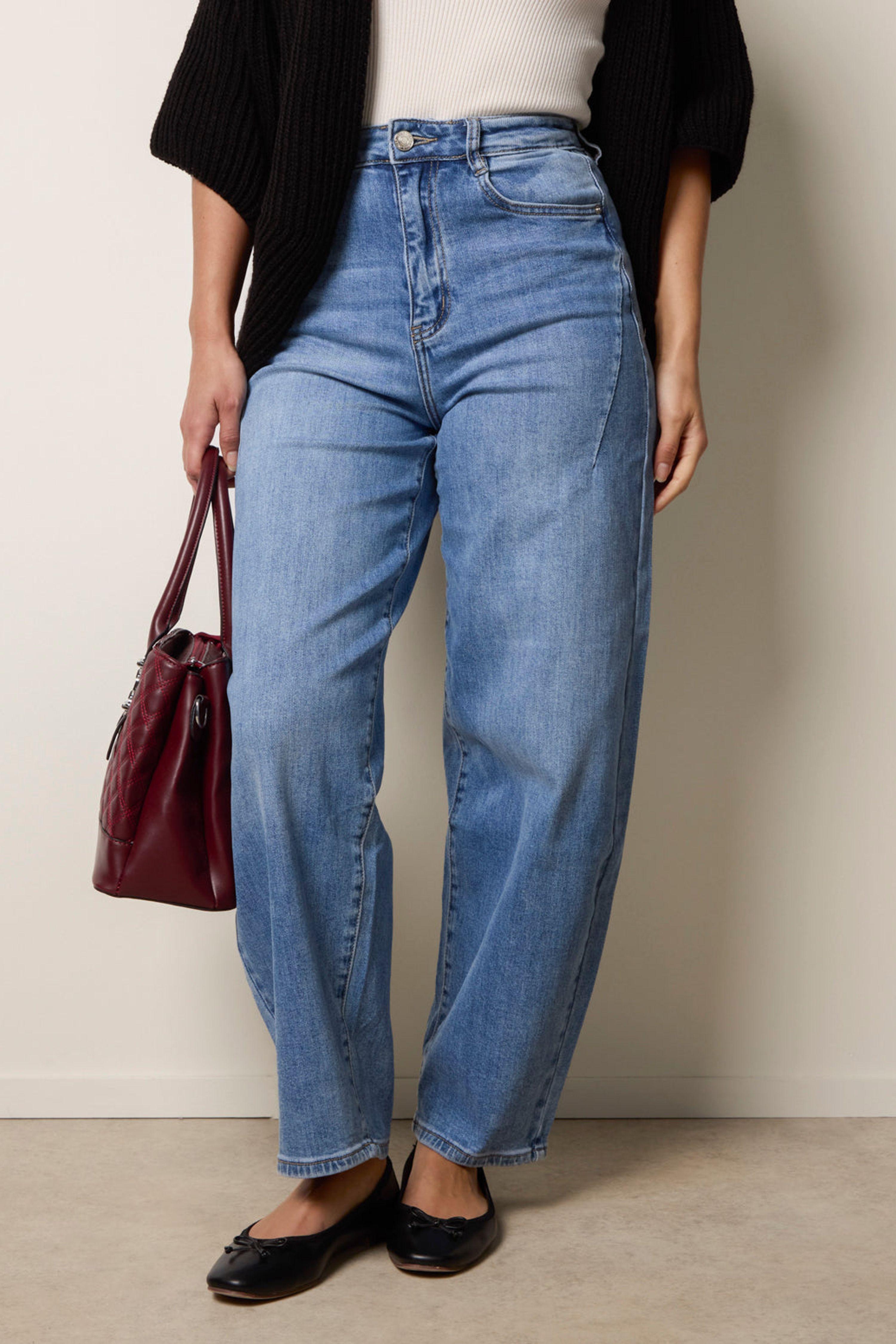 Blue Barrel Leg Stretch Jeans by BLUE VANILLA