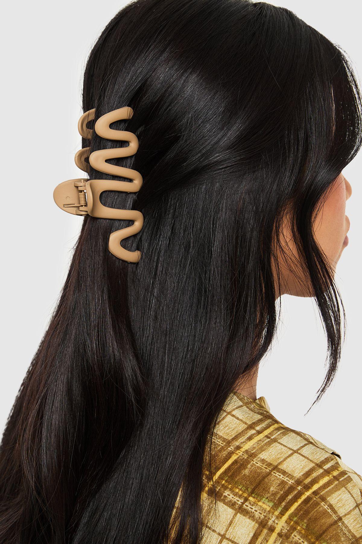 Abstract Claw Clip by BOOHOO