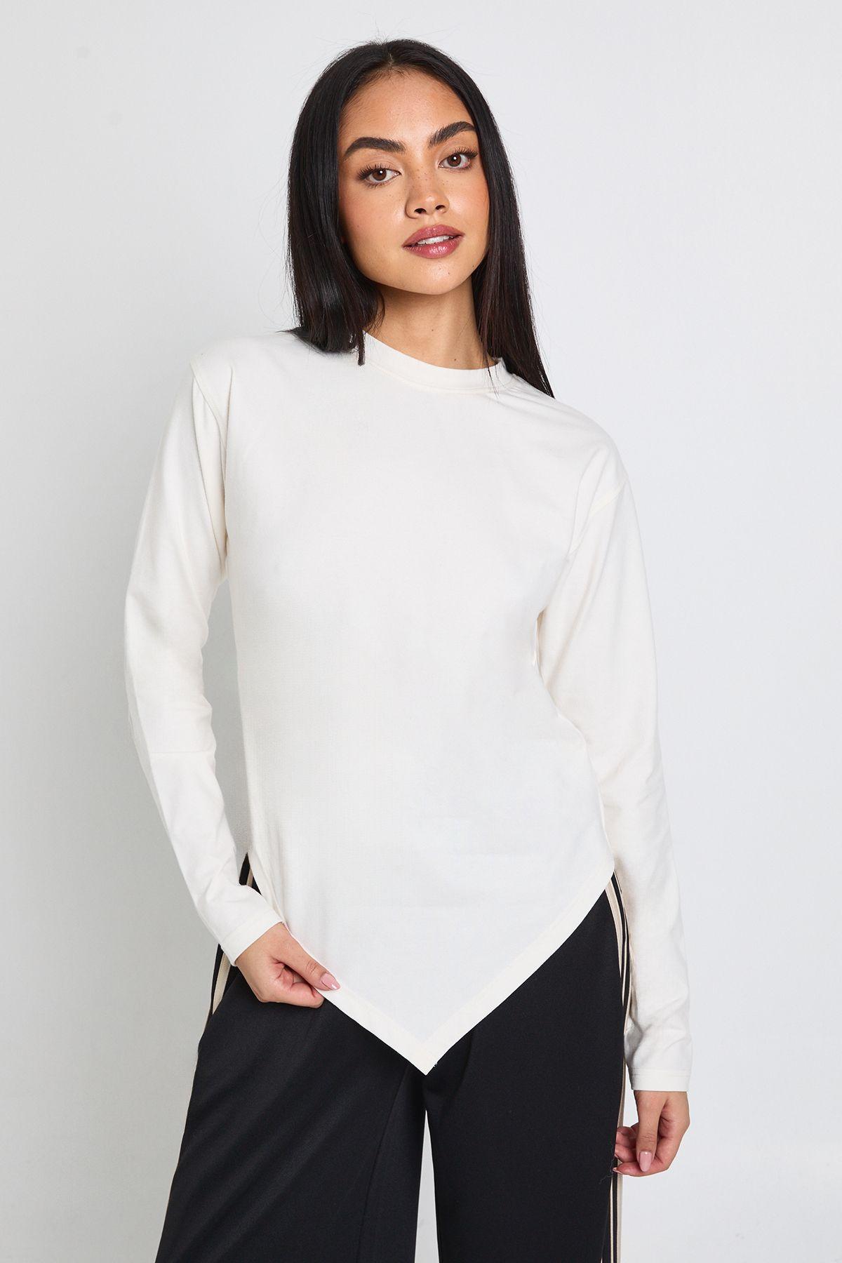 Asymmetric Hem Long Sleeve T-Shirt by BOOHOO
