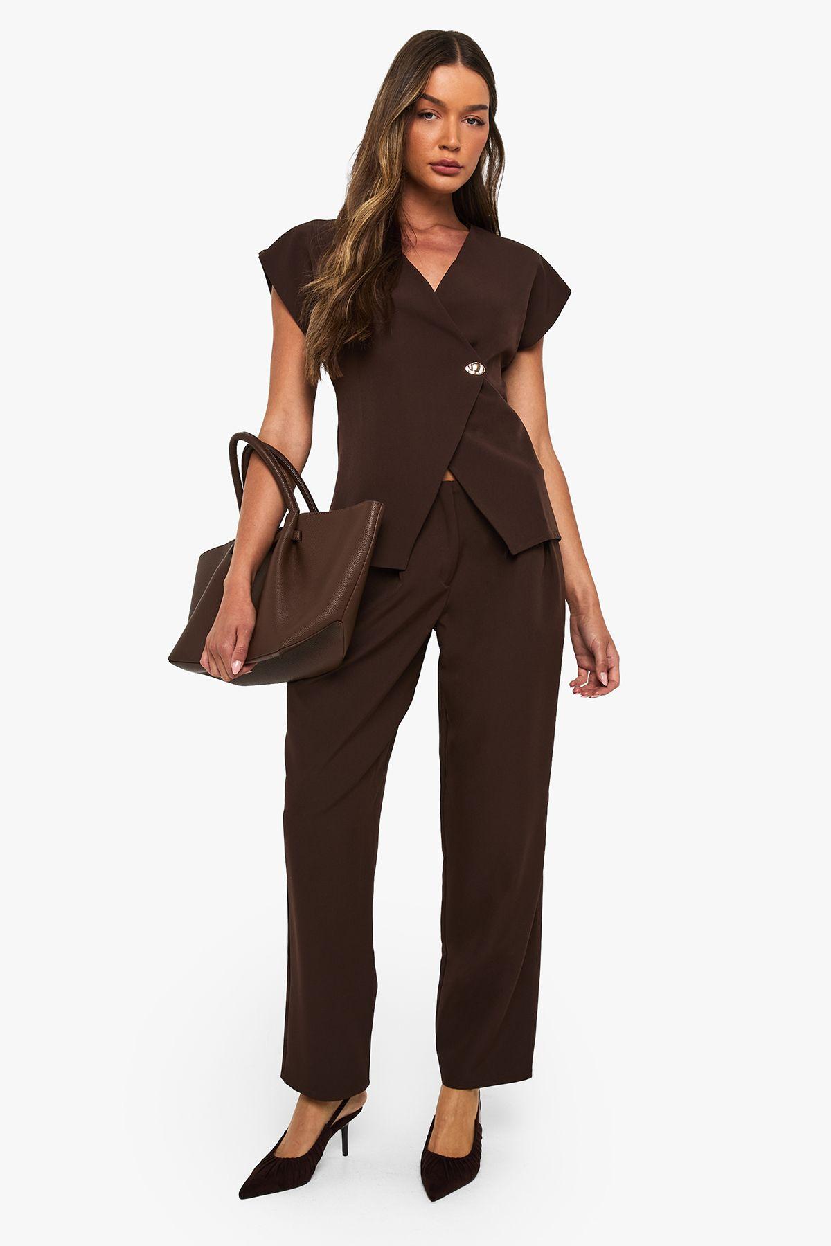Barrel Leg Trouser by BOOHOO