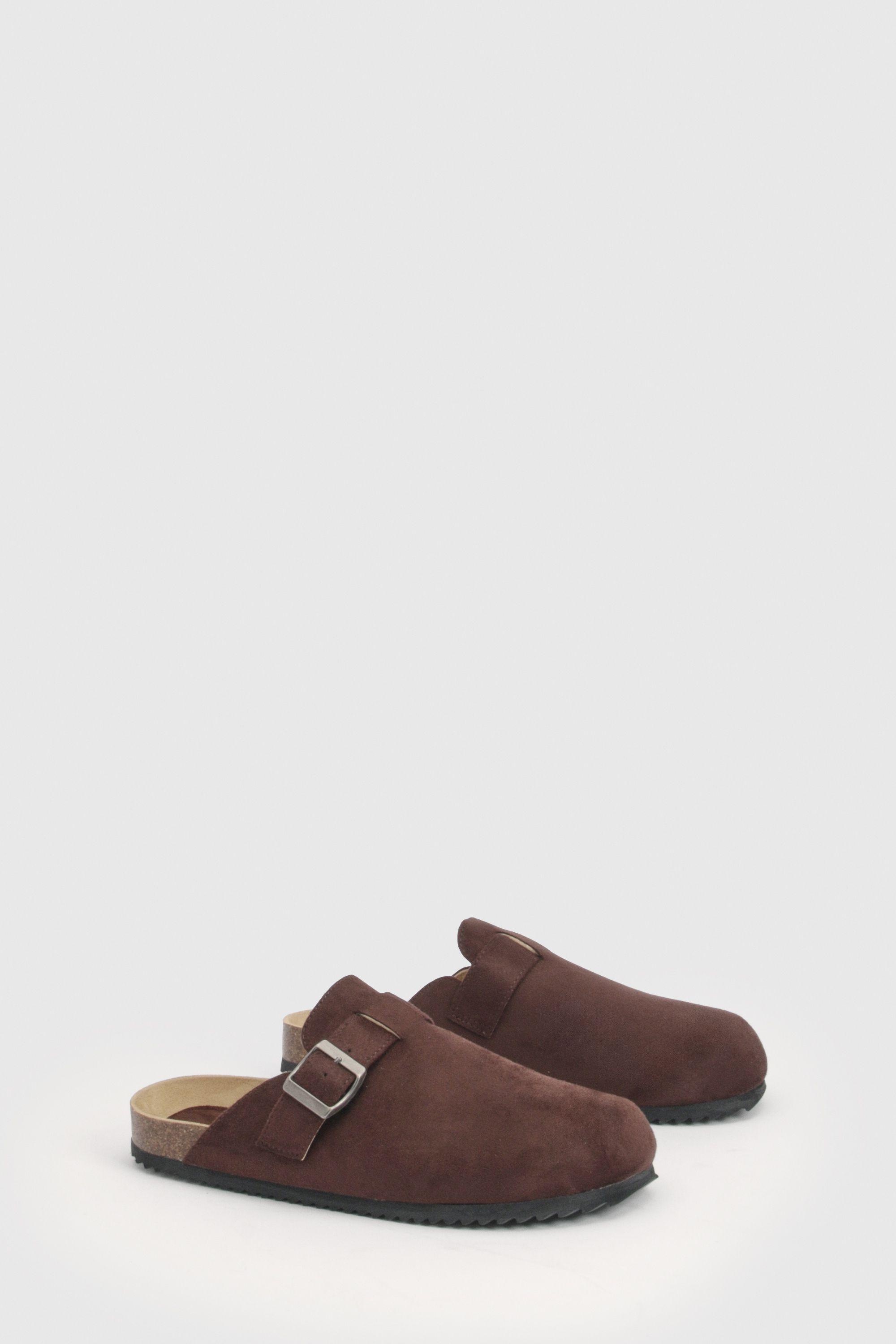 Basic Closed Toe Clogs by BOOHOO