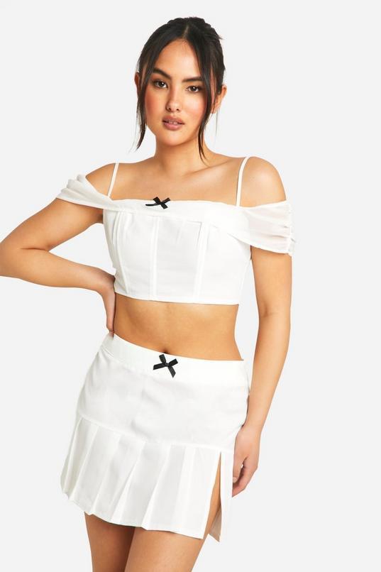 Bow Detail Pleated Mini by BOOHOO