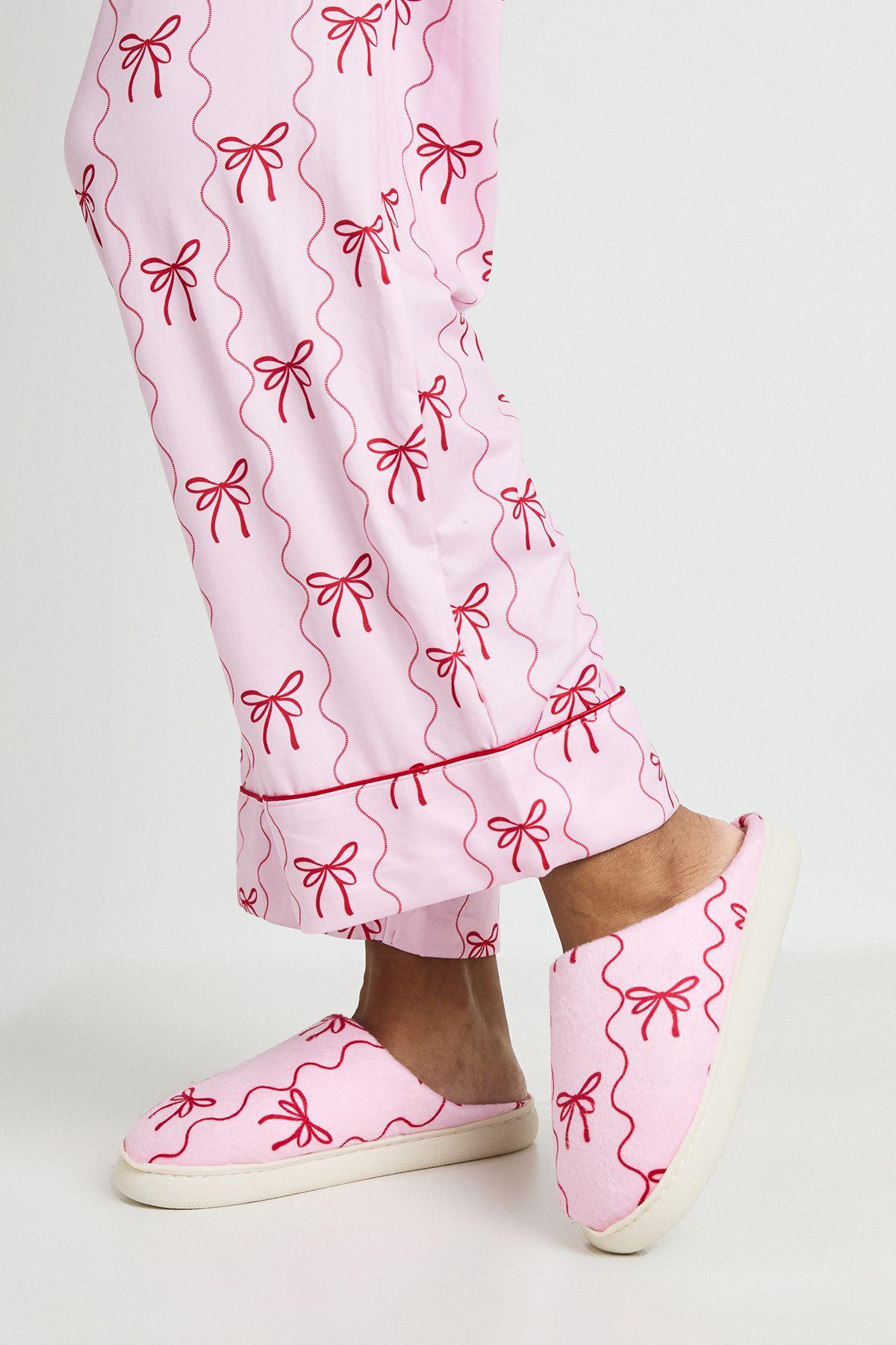 Bow Print Slippers by BOOHOO