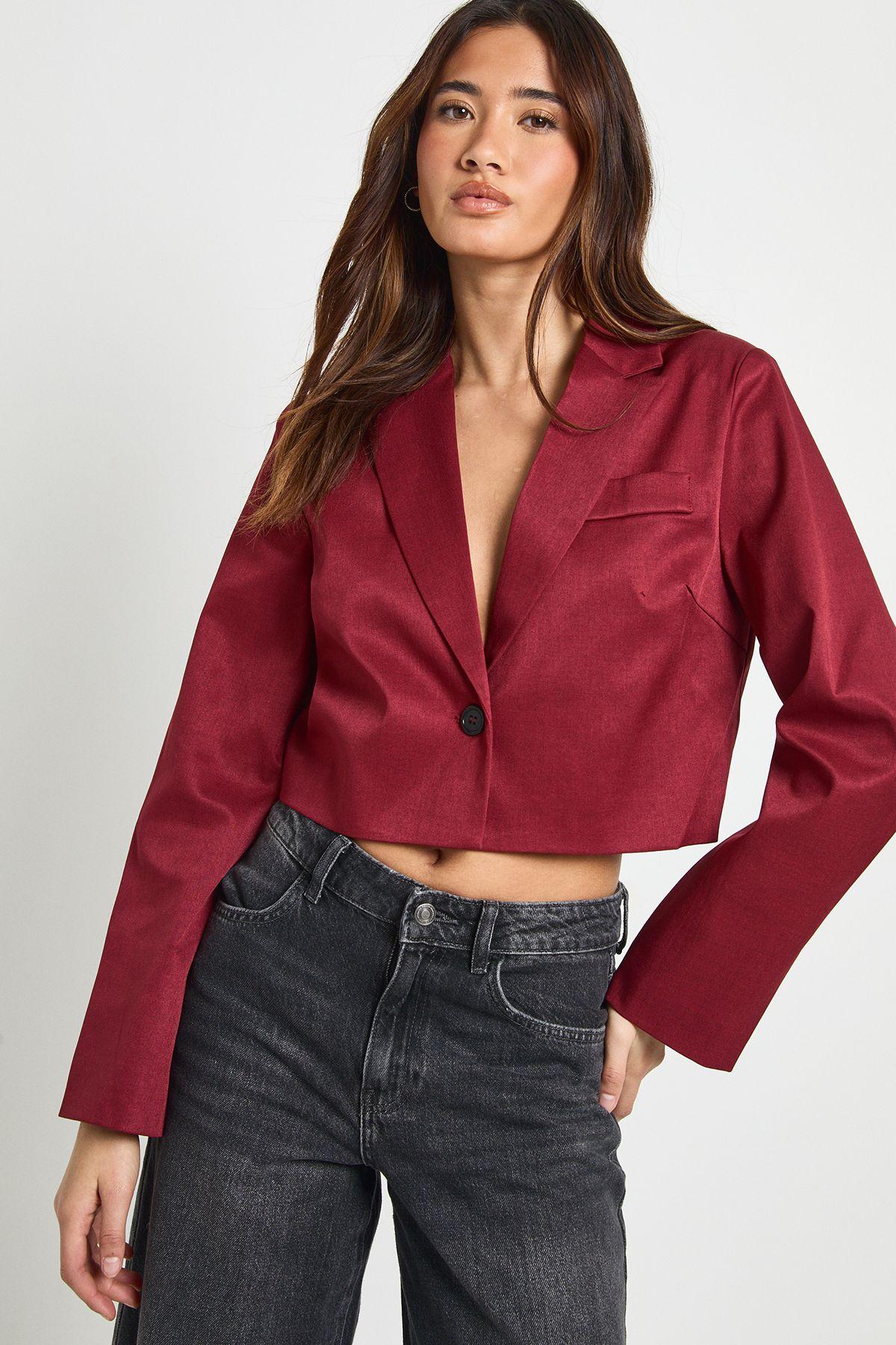 Boxy Crop Blazer by BOOHOO