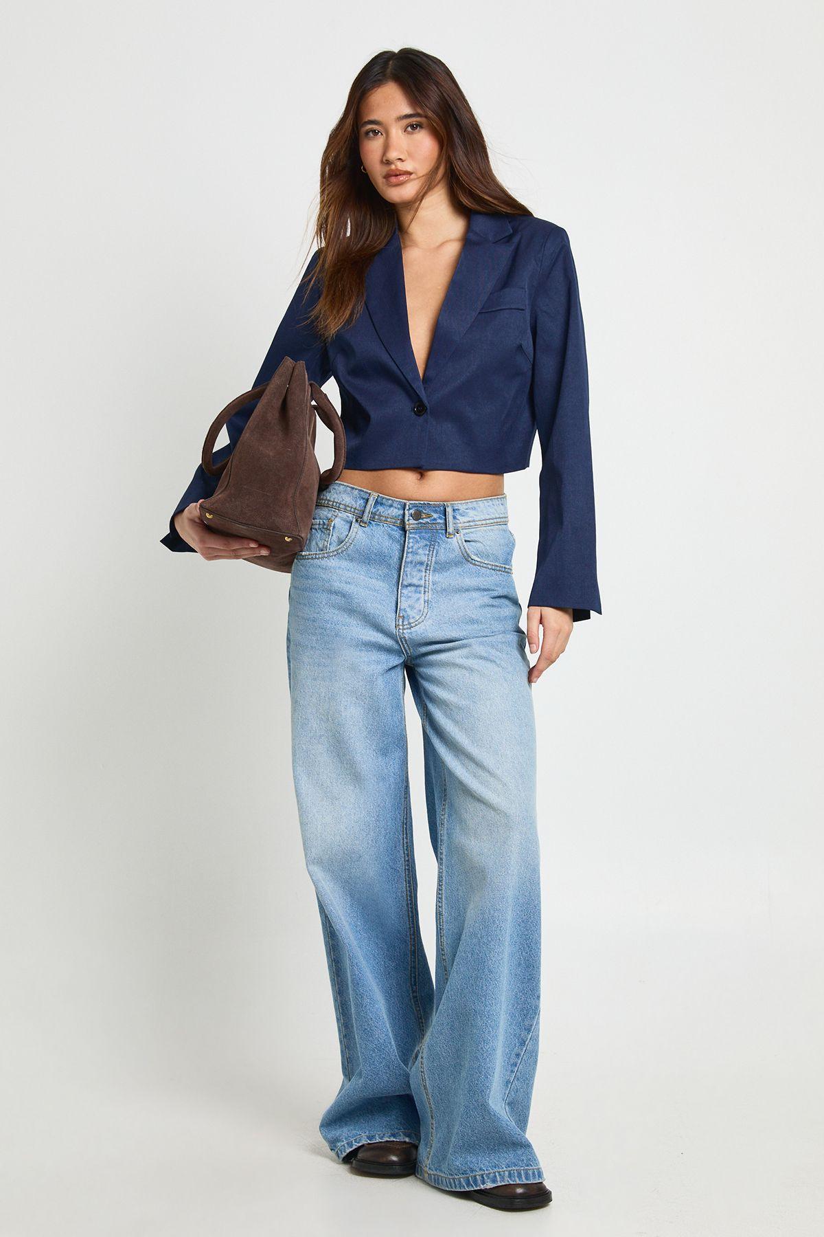 Boxy Crop Blazer by BOOHOO
