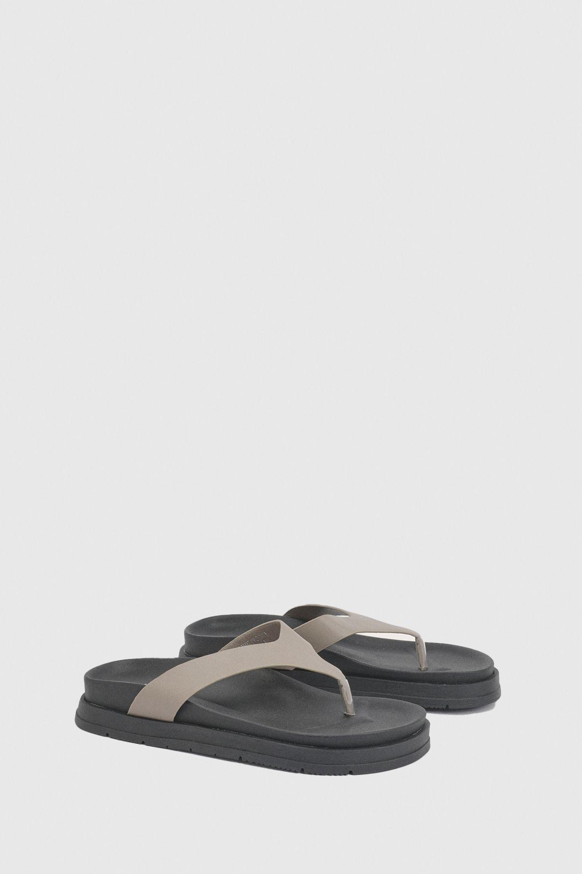 Chunky Platform Flip-Flops by BOOHOO