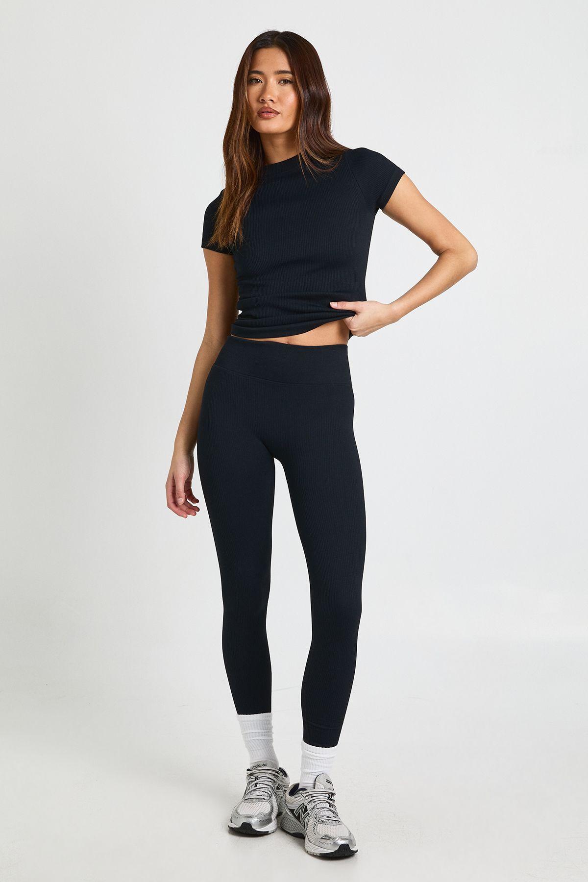 Contour Ribbed Seamless Leggings by BOOHOO