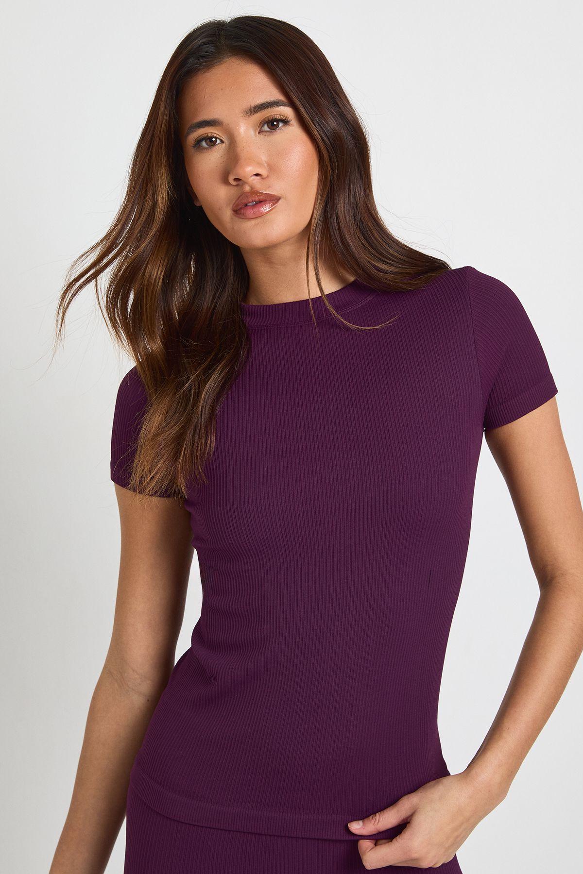 Contour Ribbed Seamless Short Sleeve Active Top by BOOHOO