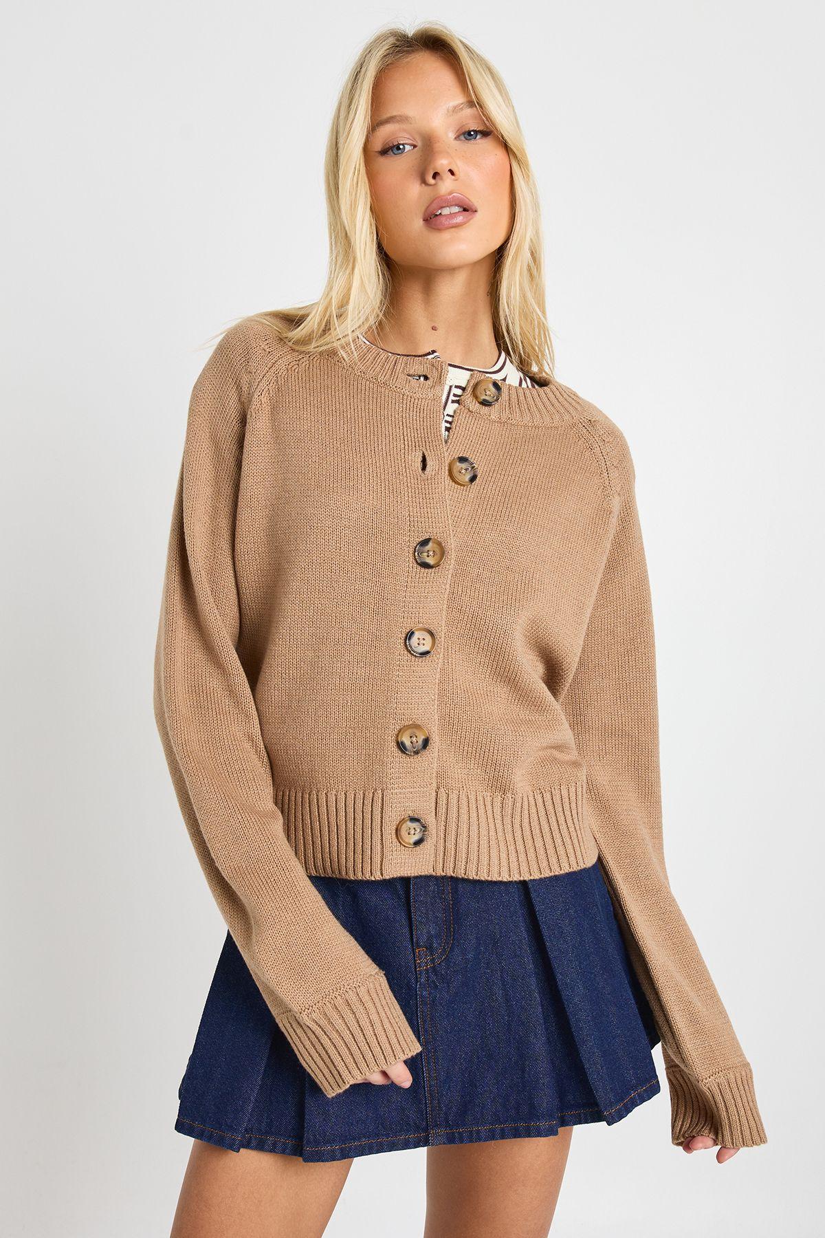 Crew Neck Knitted Chunky Cardigan by BOOHOO