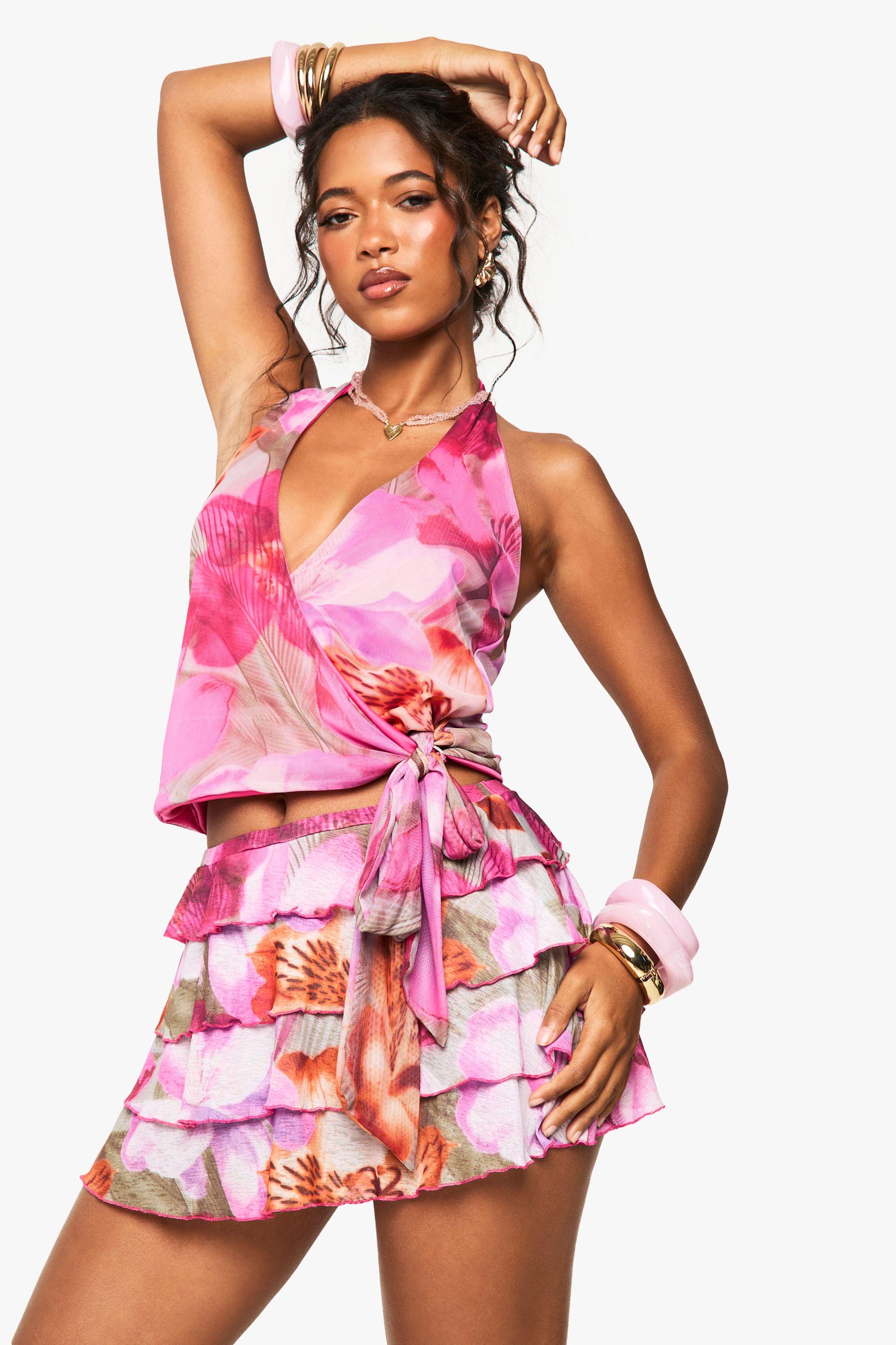 FLORAL PRINTED TIERRED RUFFLE SKIRT WITH BUILT IN SHORT by BOOHOO