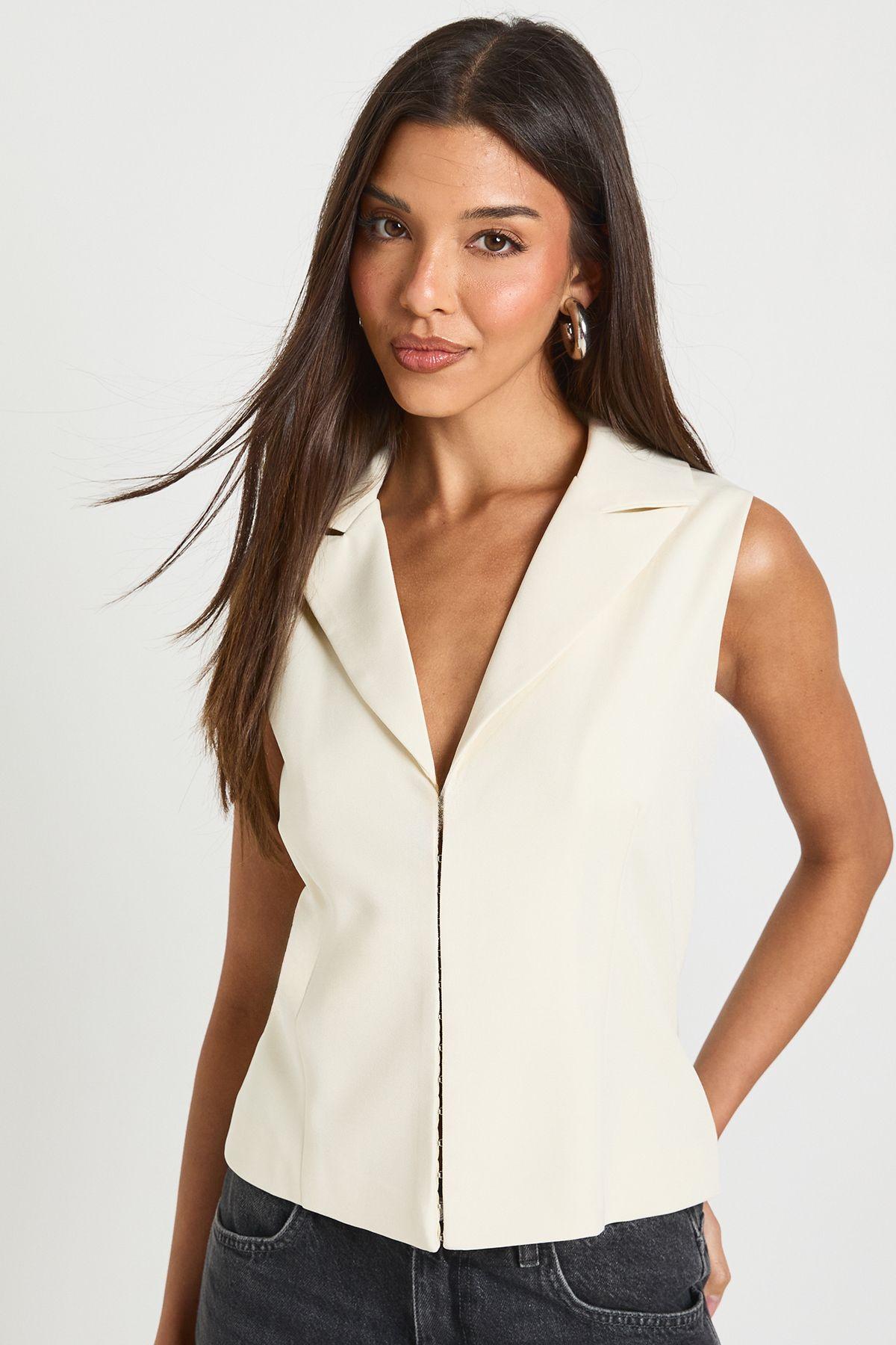 Hook And Eye Tailored Waistcoat by BOOHOO