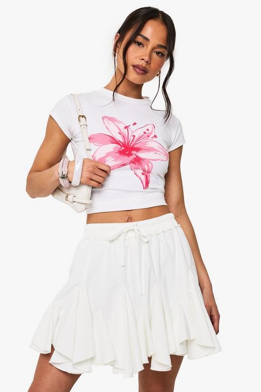 Large Flower Fitted T-Shirt by BOOHOO