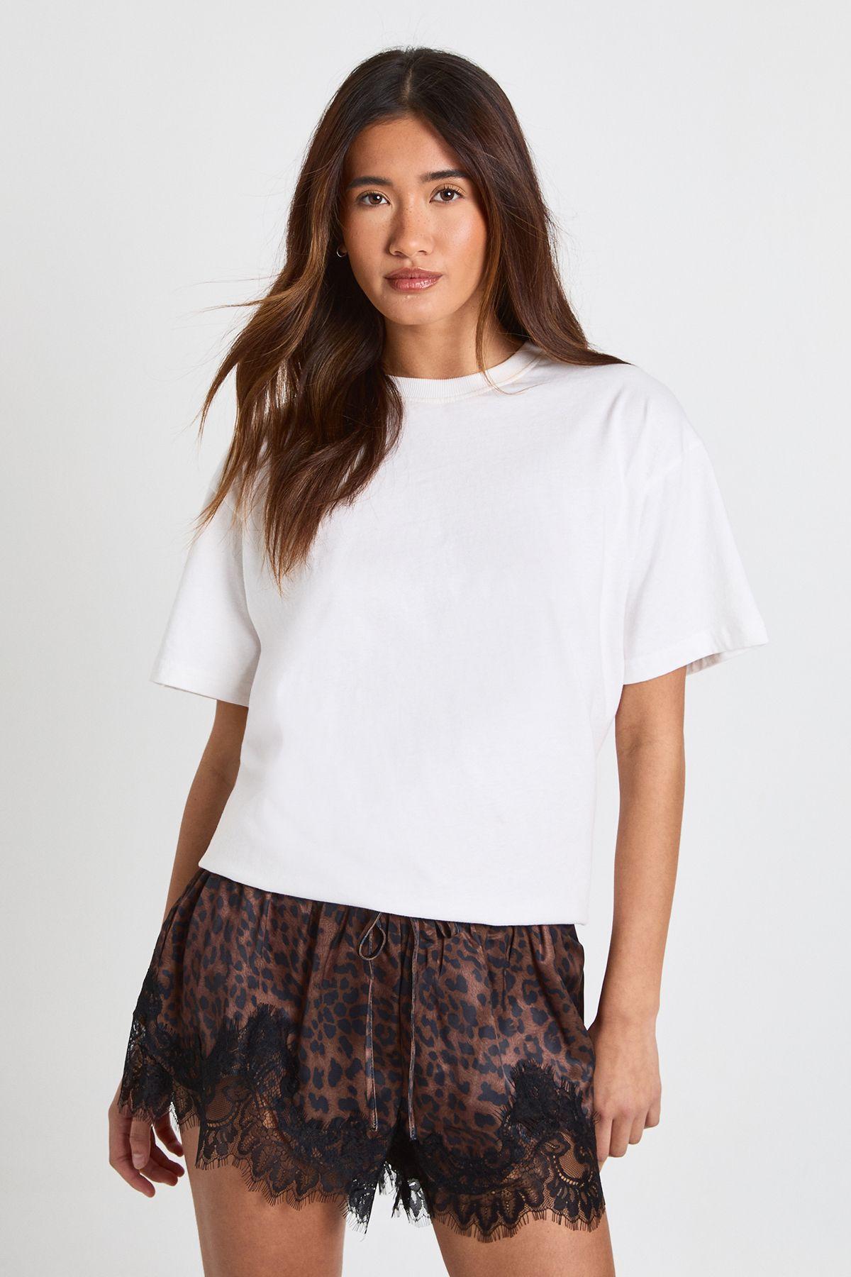 Leopard Lace Flippy Short by BOOHOO