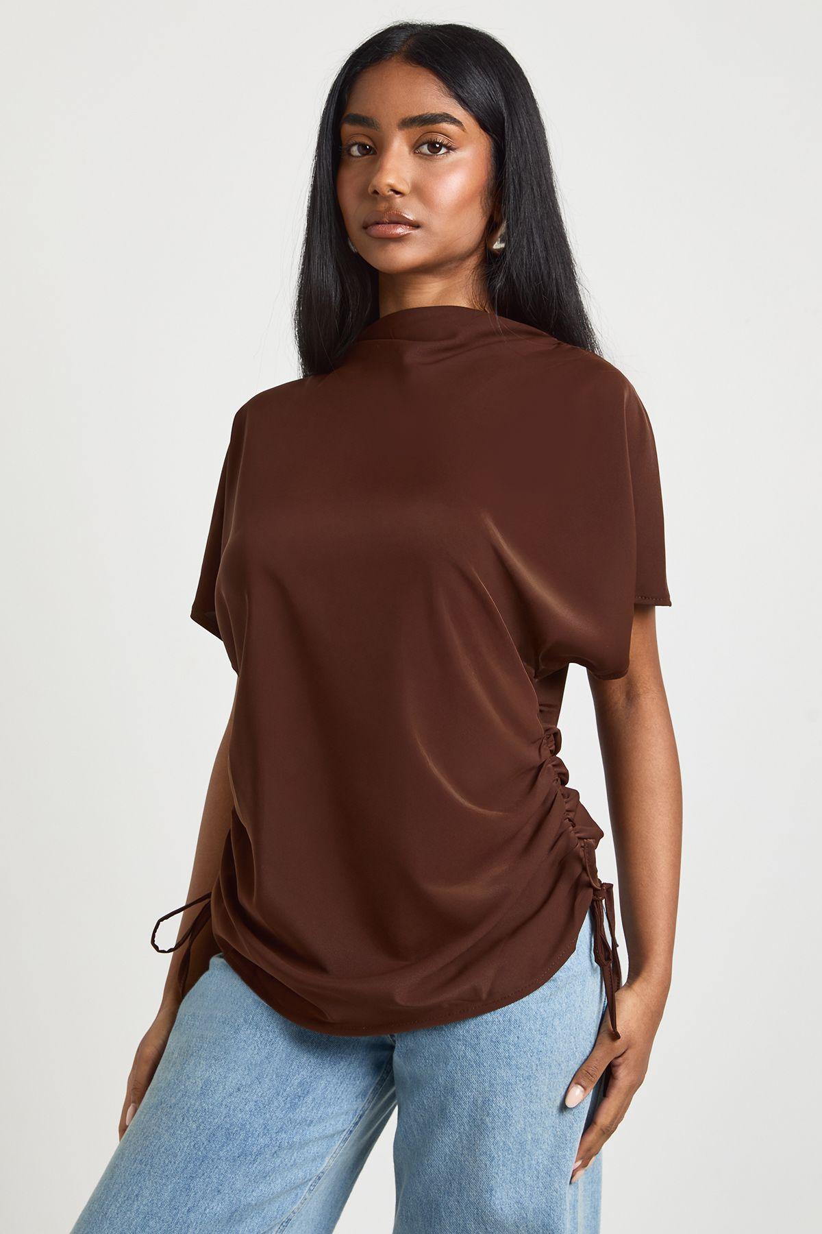 Loose Ruched Side Body Top by BOOHOO