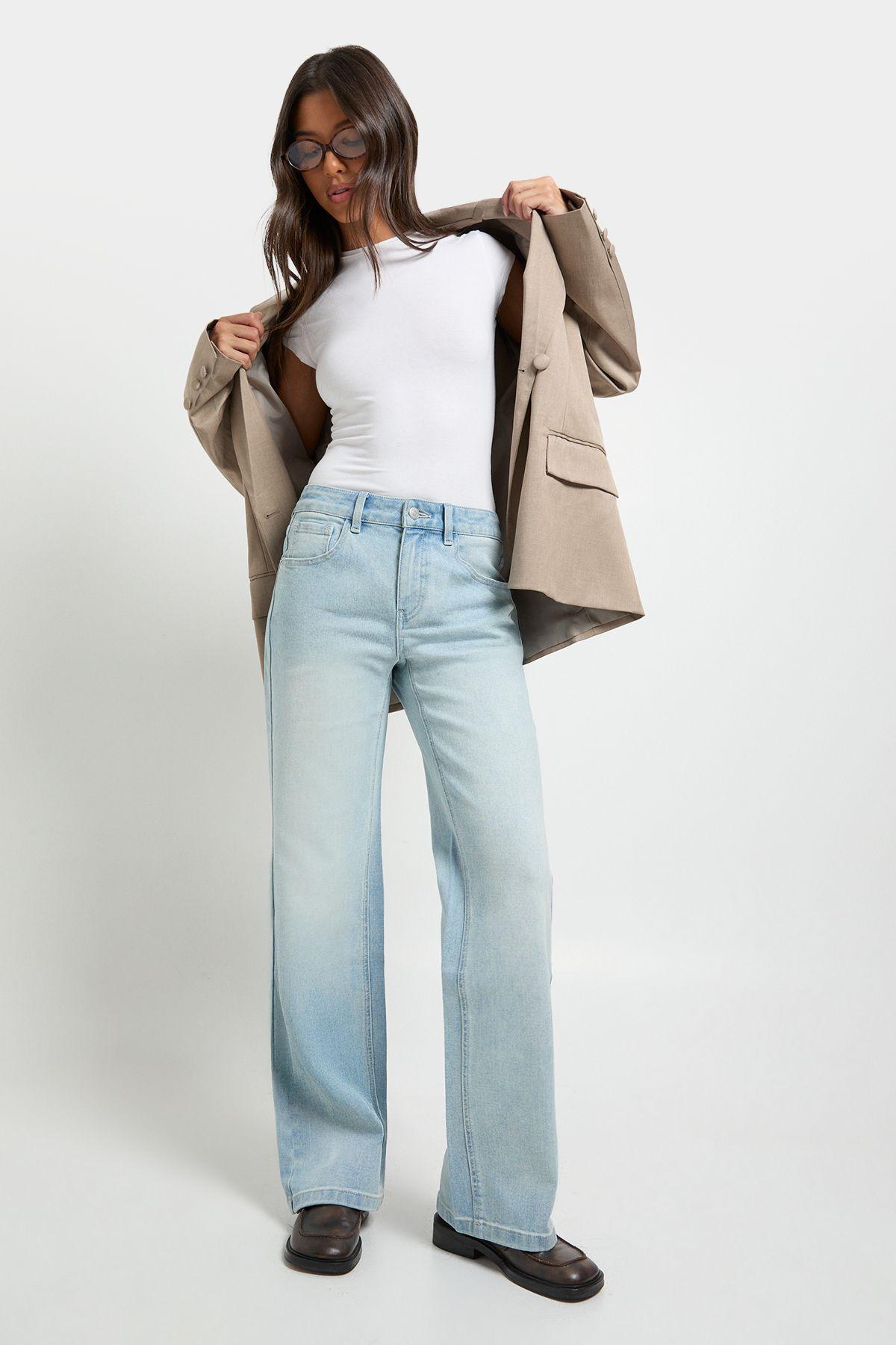Low Waist Straight Leg Jean by BOOHOO