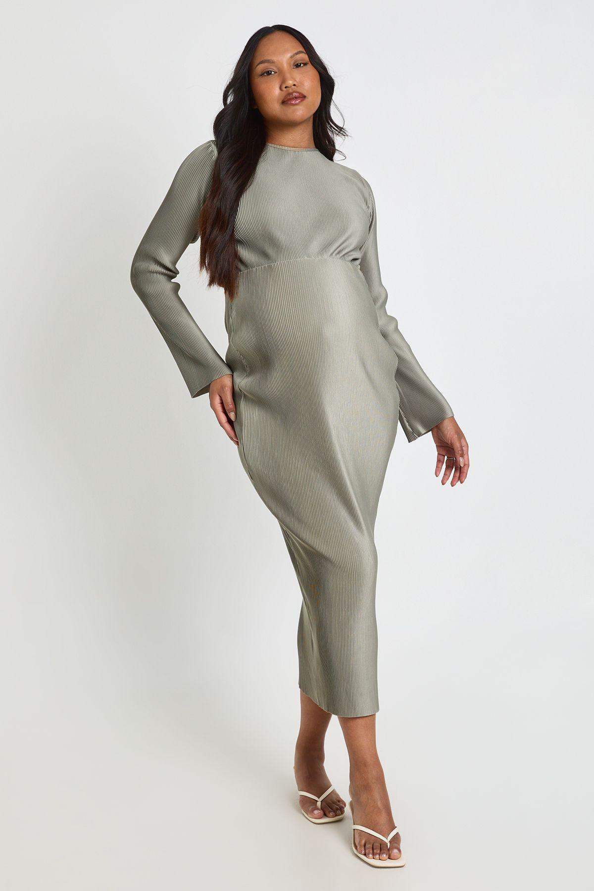 Maternity Plisse Batwing Midaxi Dress by BOOHOO