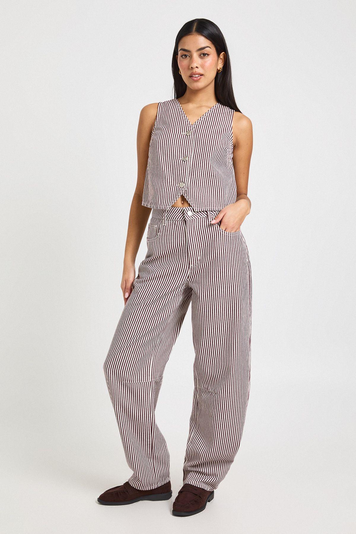 Mid Waist Stripe Barrel Jean by BOOHOO
