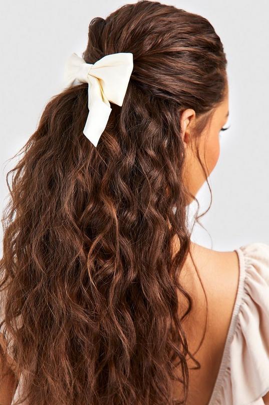 Mini Bow Hair Clip by BOOHOO