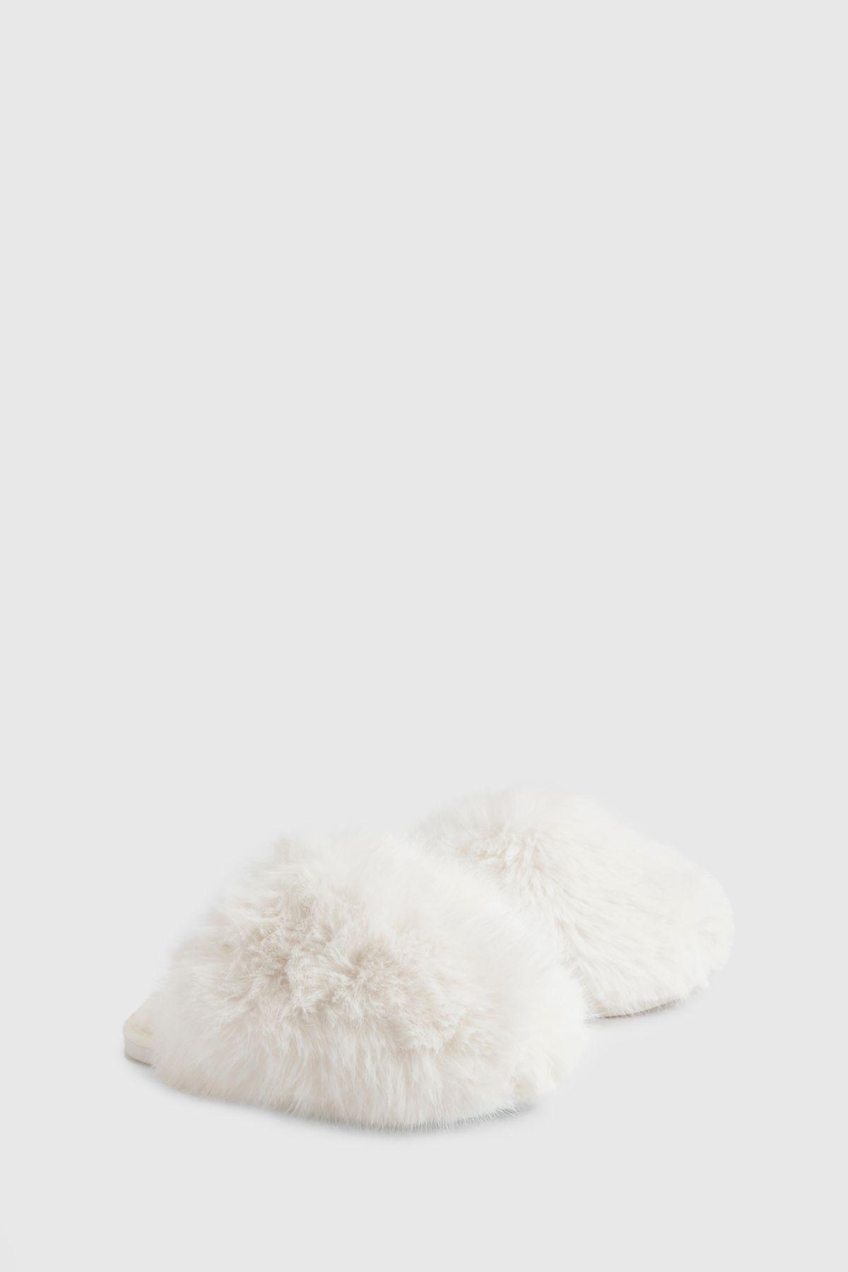 Oversized Fluffy Slippers by BOOHOO