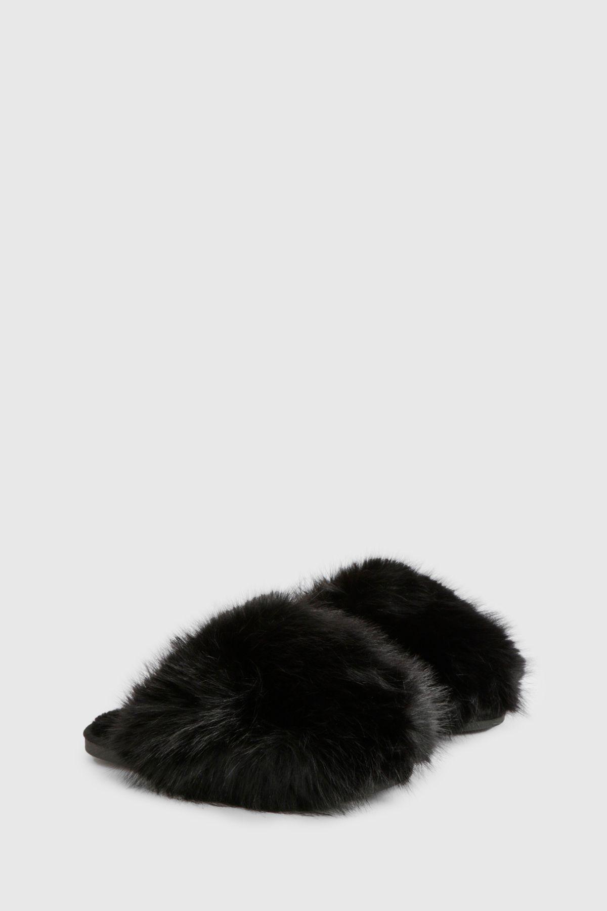 Oversized Fluffy Slippers by BOOHOO