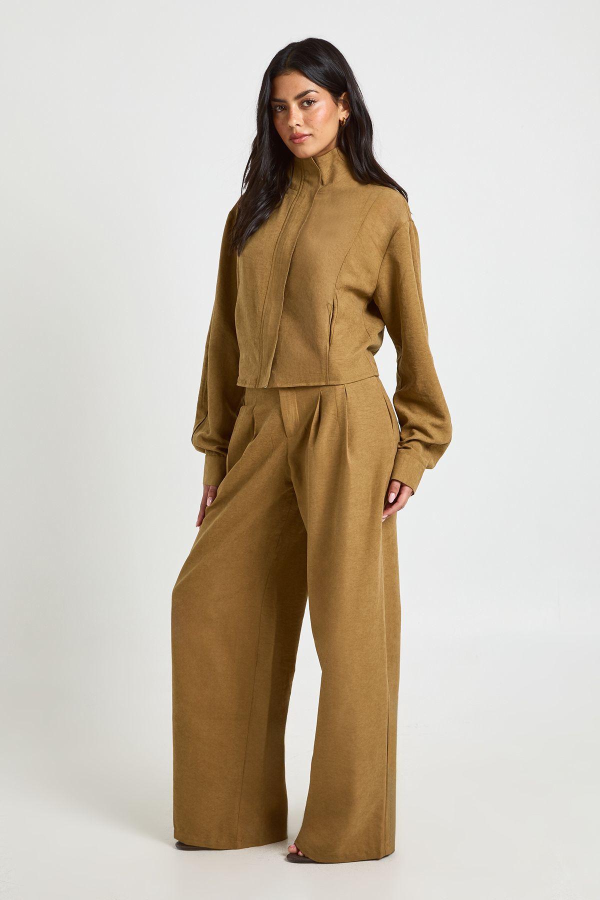 Peached Wide Leg Trousers by BOOHOO
